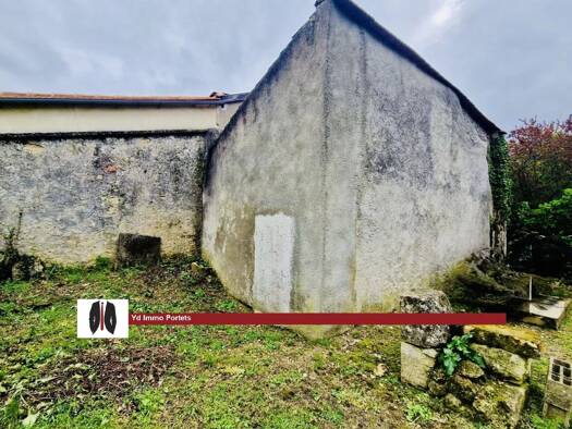 Entrepôt à vendre 39 200 € 25 m² d'espace de stockage Portets 33640