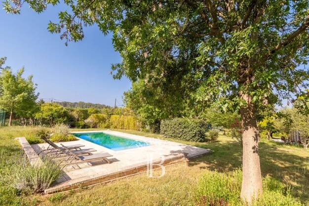 Maison à louer 5 000 € 7 pièces 6 chambres 260 m² Aix-en-Provence 13100