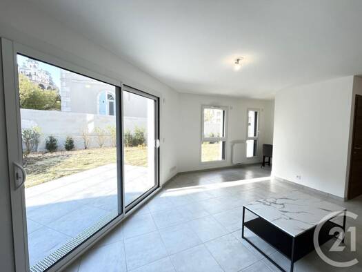 Appartement à louer 945 € 2 pièces 1 chambre 49,4 m² RDC Aix-les-Bains 73100