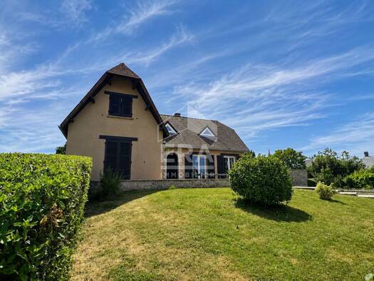 Maison à vendre 237 000 € 7 pièces 5 chambres 160 m² 990 m² de terrain Chartres 28000