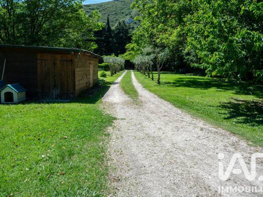 Maison à vendre 538 000 € 4 pièces 3 chambres 138,65 m² 11 785 m² de terrain Campagne Sénas 13560