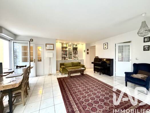 Appartement à louer 1 450 € 4 pièces 3 chambres 84 m² Étage 3/3 La Fontaine Blanche Savigny-sur-Orge 91600