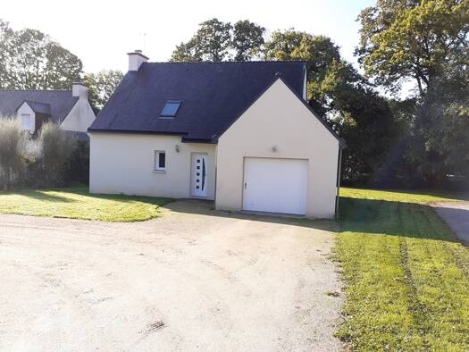 Maison à louer 1 100 € 6 pièces 4 chambres 102 m² 1 080 m² de terrain Clohars-Carnoët 29360