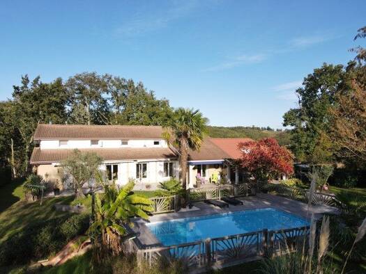 Maison à vendre 499 000 € 8 pièces 6 chambres 274 m² 54 390 m² de terrain Marciac 32230