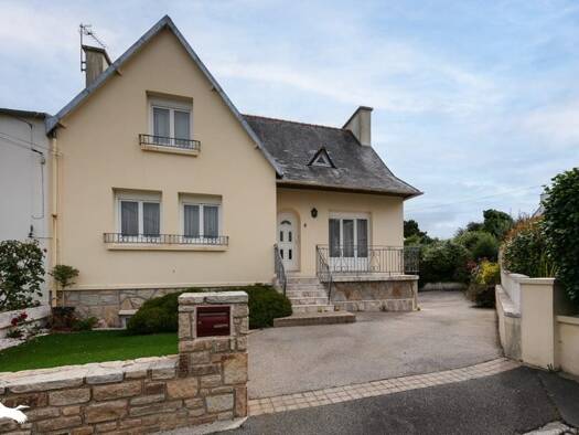 Maison à vendre 254 880 € 6 pièces 4 chambres 127 m² 561 m² de terrain Bourg Sud Guipavas 29490