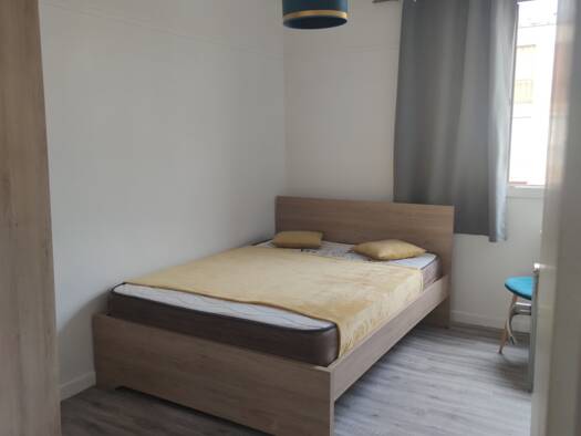 Appartement à louer 1 400 € 4 pièces 3 chambres 65 m² 3ème étage Bobigny 93000