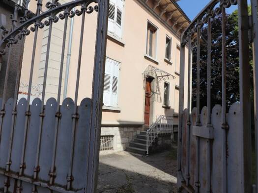 Maison à vendre 580 000 € 7 pièces 5 chambres 200 m² 491 m² de terrain Pontarlier 25300