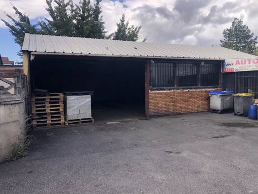 Entrepôt à vendre 520 000 € 170 m² d'espace de stockage Houilles 78800