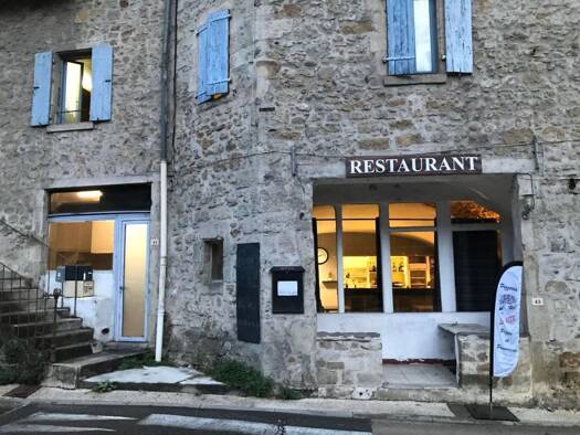 Local commercial à louer 610 € 77 m² de surface de vente Largentière 07110