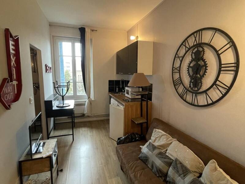 Maison à louer, 17m², LYON 8E