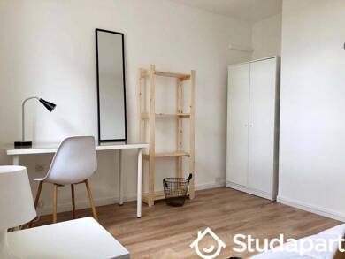 Appartement à louer 370 € 1 pièce 3 chambres 11 m² 1er étage Les Bruyeres Le Petit-Quevilly 76140