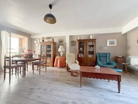 Appartement à vendre 224 500 € 4 pièces 3 chambres 87 m² Étage 1/3 Poitiers 86000
