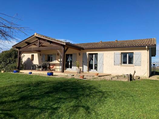Maison de plain-pied à vendre 227 900 € 4 pièces 3 chambres 106 m² 2 957 m² de terrain Mauriac 33540