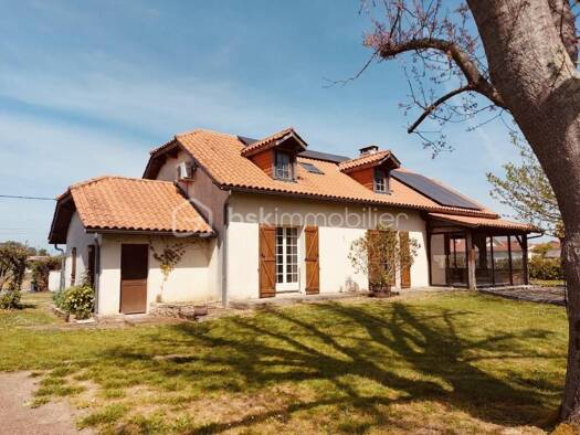 Maison à vendre 269 900 € 8 pièces 4 chambres 131 m² 8 262 m² de terrain Maubourguet 65700
