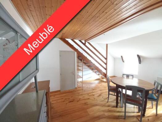 Appartement à louer 325 € 1 pièce 27 m² 3ème étage Centre Ancien Millau 12100