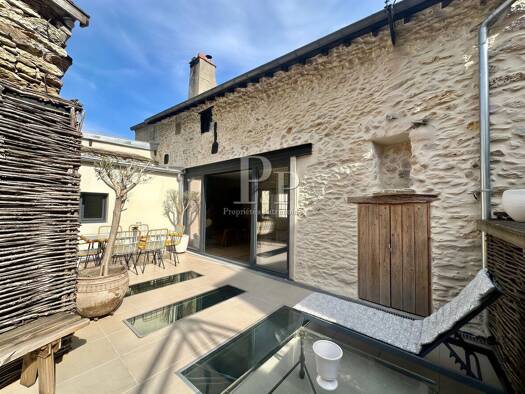 Maison à vendre 1 295 000 € 7 pièces 3 chambres 161 m² 150 m² de terrain Montfort-l'Amaury 78490