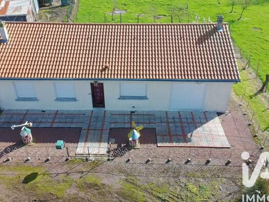 Maison de plain-pied à vendre 90 000 € 4 pièces 3 chambres 97 m² Loretz-d'Argenton 79290