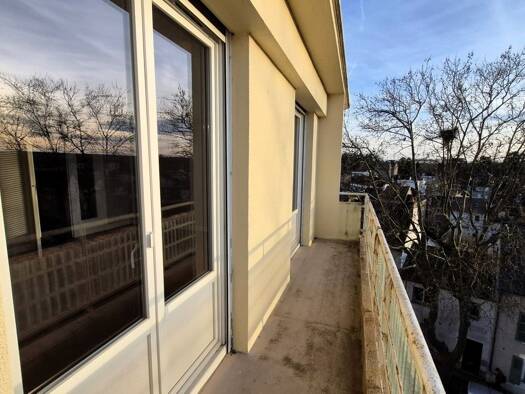 Appartement à vendre 195 000 € 3 pièces 2 chambres 76,6 m² Étage 4/4 Vichy 03200