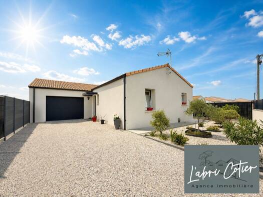 Maison de plain-pied à vendre 463 900 € 5 pièces 2 chambres 92,54 m² 476 m² de terrain Sion-Bussoleries-Terre Fort Saint-Hilaire-de-Riez 85270
