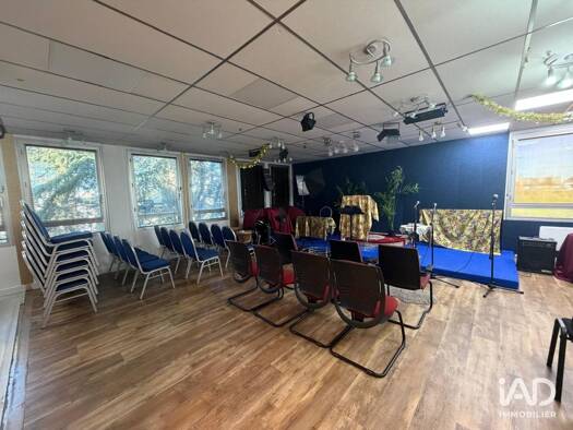 Espace bureau à vendre 179 000 € 256 m² de bureaux Saint Lazarre-Bois de l'Epine-Hippodrome Ris-Orangis 91130