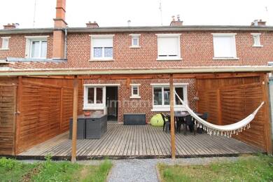 Maison à louer 884 € 5 pièces 2 chambres 86 m² 245 m² de terrain Neuville-Saint-Rémy 59554