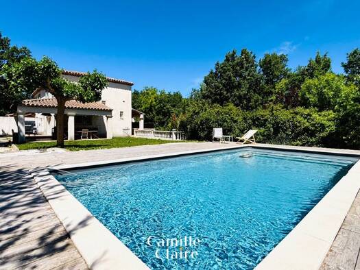 Maison à vendre 785 000 € 5 pièces 4 chambres 140 m² 2 000 m² de terrain Aix-en-Provence 13540