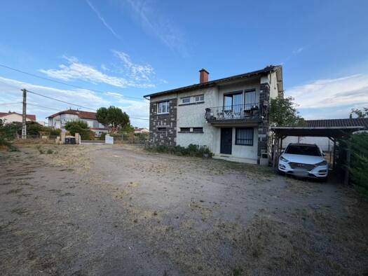 Maison à vendre 293 000 € 7 pièces 5 chambres 200 m² Lezoux 63190