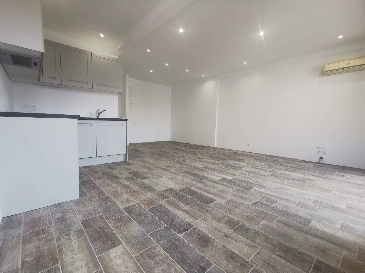 Maison à louer, 33m², CANNES