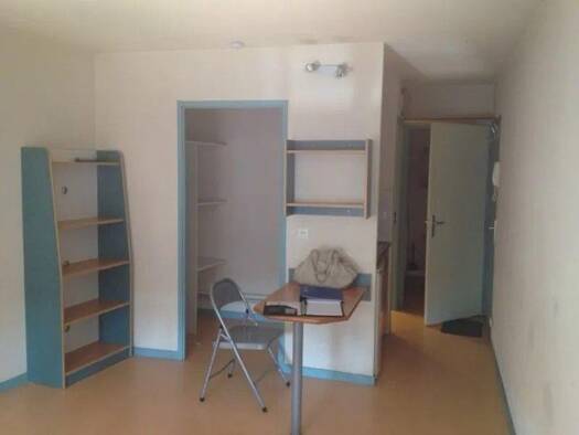 Appartement à louer - logement étudiant 380 € 1 pièce 28 m² 4ème étage Saint-Étienne 42000
