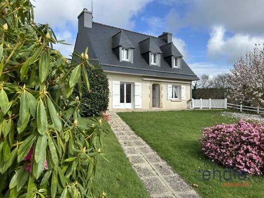 Maison à louer 1 220 € 6 pièces 5 chambres 110 m² 2 178 m² de terrain Saint-Évarzec 29170