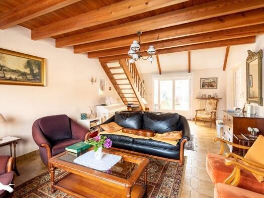 Maison à vendre 197 580 € 6 pièces 3 chambres 130 m² 449 m² de terrain St Martin des Champs 29600