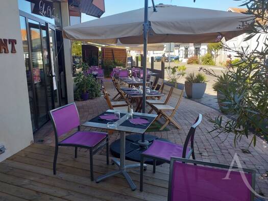 Boutique à vendre Fonds de commerce 120 000 € 100 m² de surface de vente Bourg Mimizan 40200