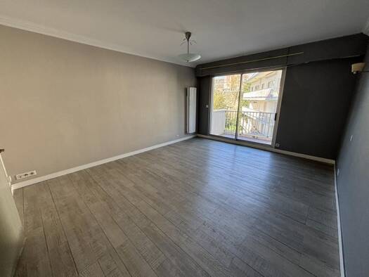 Appartement à louer 620 € 1 pièce 31 m² 3ème étage Monselet Nantes 44000