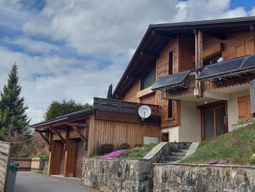 Chalet à vendre 735 000 € 5 pièces 4 chambres 135 m² 501 m² de terrain Notre-Dame-de-Bellecombe 73590