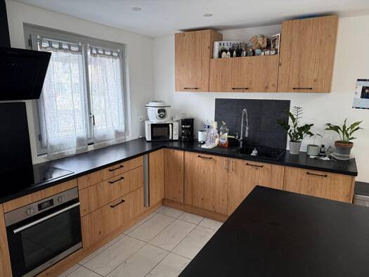 Maison à vendre 145 000 € 5 pièces 4 chambres 100 m² 330 m² de terrain Centre Ville Yzeure 03400