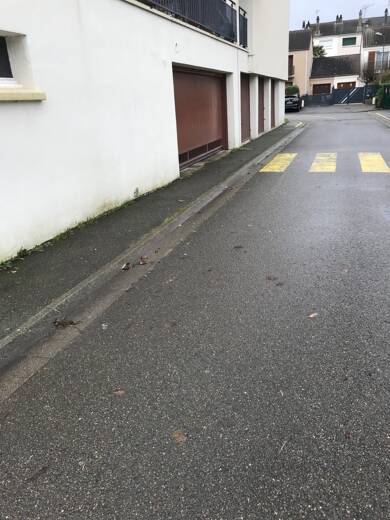 Garage/Stationnement à louer 70 € Villepreux 78450