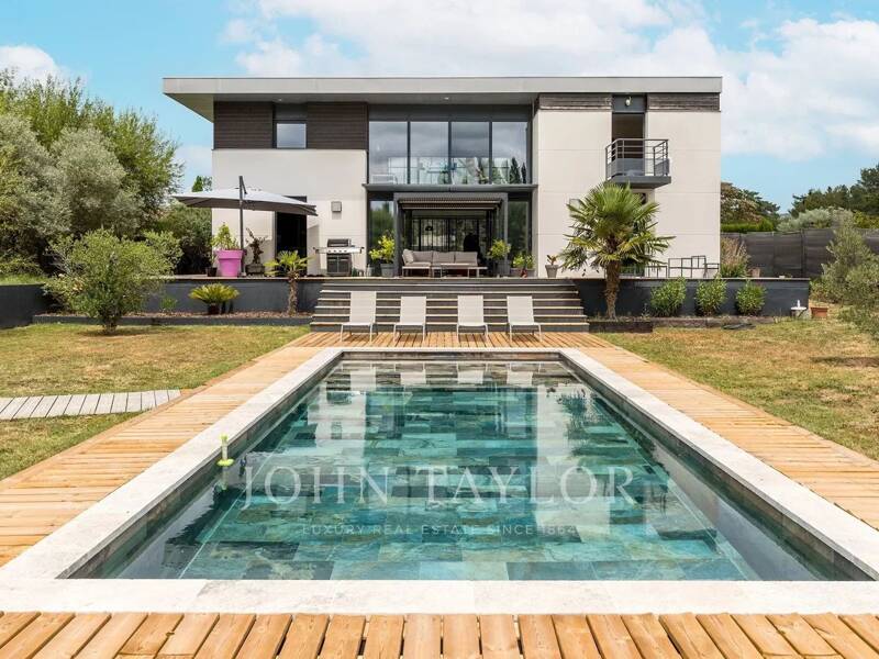 Maison à vendre, 186m², LEOGNAN