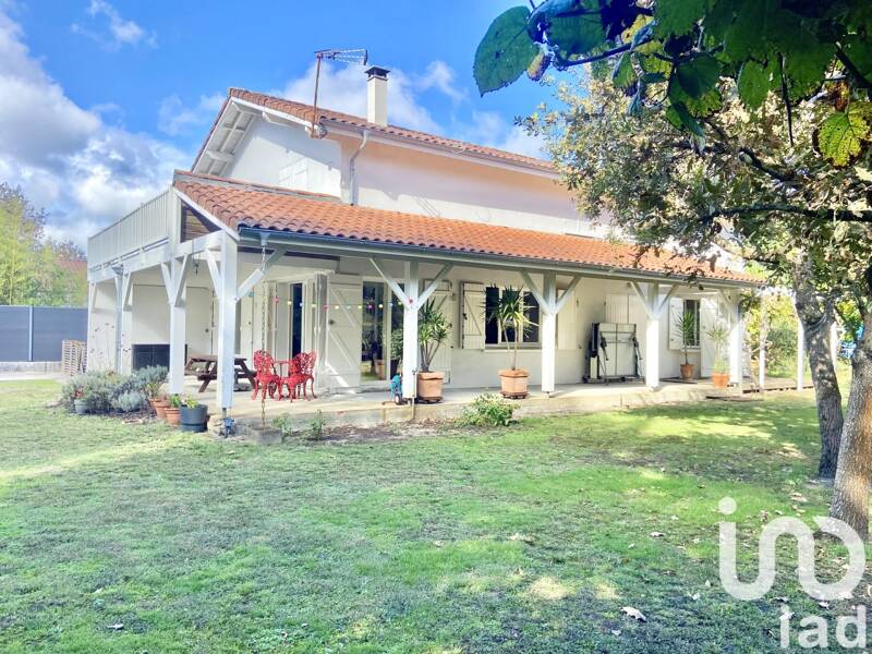 Maison à vendre, 215m², SAINT JULIEN EN BORN