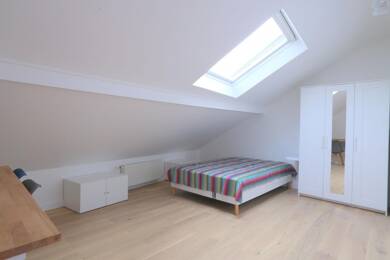 Appartement à louer 640 € 1 pièce Dernier étage, Étage 1/1 Plateau Gentilly 94250