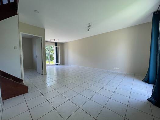 Maison à vendre 187 200 € 6 pièces 4 chambres 85 m² 574 m² de terrain Centre Ville Falaise 14700