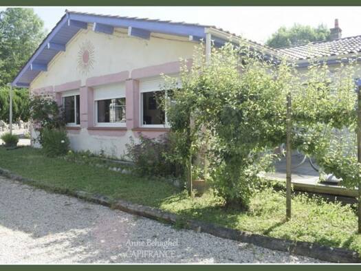 Maison de plain-pied à vendre 265 500 € 6 pièces 5 chambres 146 m² 1 800 m² de terrain Francescas 47600