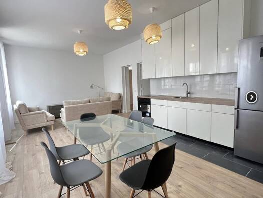 Appartement à louer 1 450 € 4 pièces 3 chambres 67,8 m² RDC Orly 94310