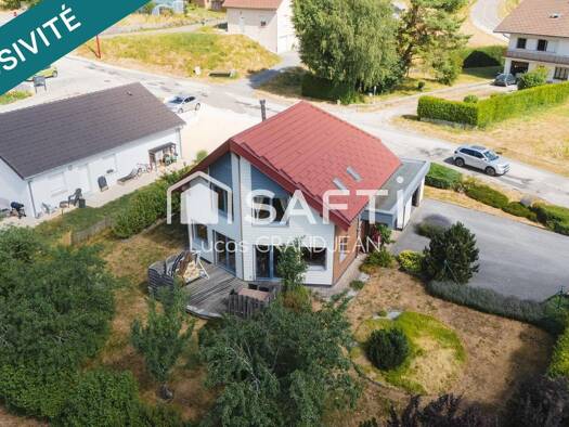 Chalet à vendre 335 000 € 5 pièces 4 chambres 140 m² 779 m² de terrain La Chaux-du-Dombief 39150