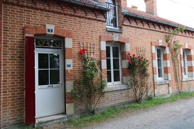 Maison à louer 1 016 € 5 pièces 4 chambres 123 m² 755 m² de terrain La Ferte Saint Aubin 45240