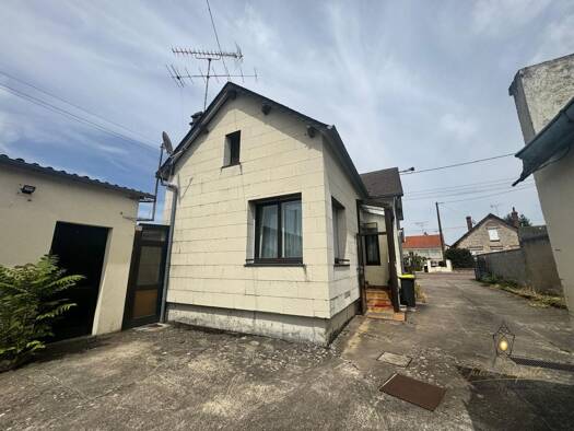 Autres à vendre 191 000 € 642 m² Amilly 45200
