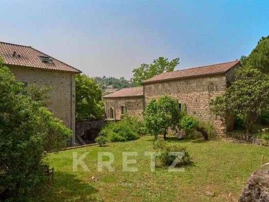 Maison à vendre 990 000 € 10 pièces 7 chambres 585 m² 50 000 m² de terrain Chassiers 07110
