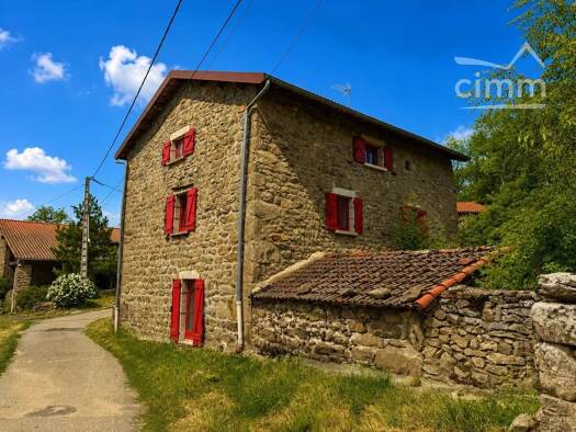 Maison à vendre 199 000 € 6 pièces 2 chambres 153 m² 682 m² de terrain Beurières 63220
