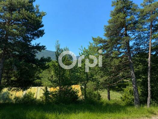 Terrain constructible à vendre 120 000 € 1 500 m² de terrain La Martre 83840