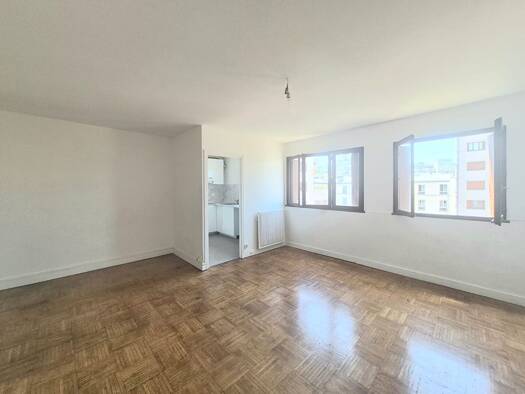 Appartement à vendre 285 000 € 1 pièce 34 m² Étage 7/9 Goutte d'Or-Château Rouge Paris 18ème arrondissement 75018