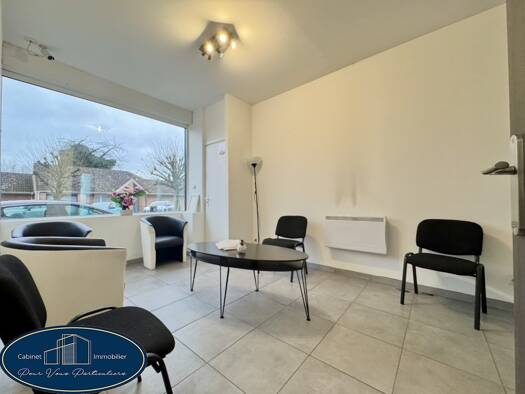 Local d'activités à louer 1 200 € 99 m² d'espace de stockage Denain 59220